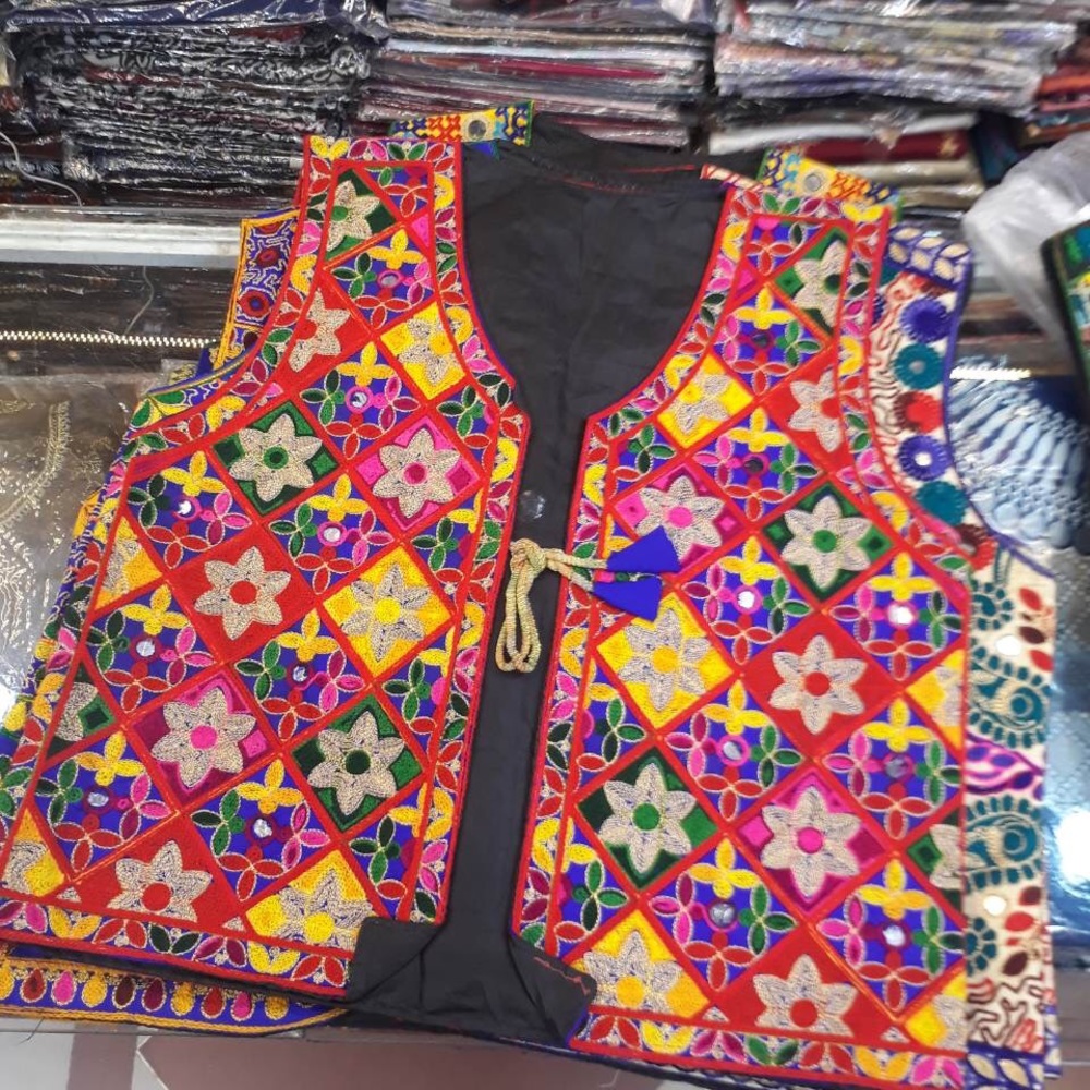 Vests - Picture 7 of 8